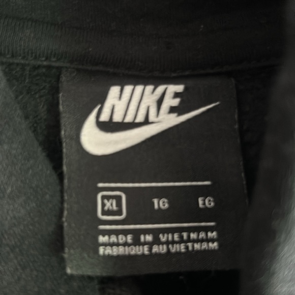 Black men’s Nike hoodie - Picture 3 of 3